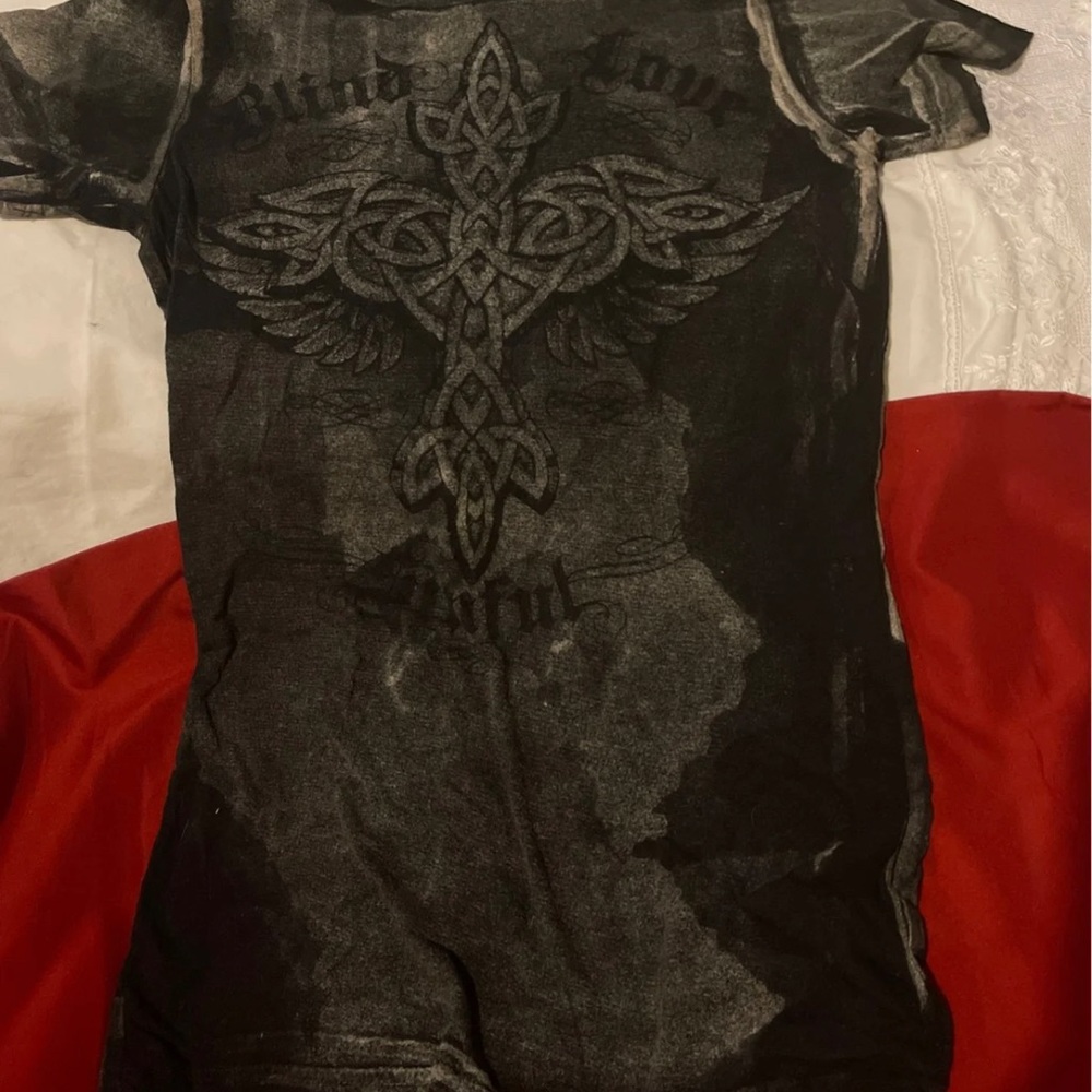 Sinful T-shirt size small